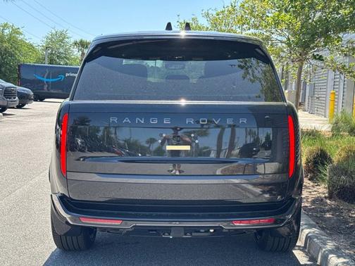 2025 Land Rover Range Rover SE