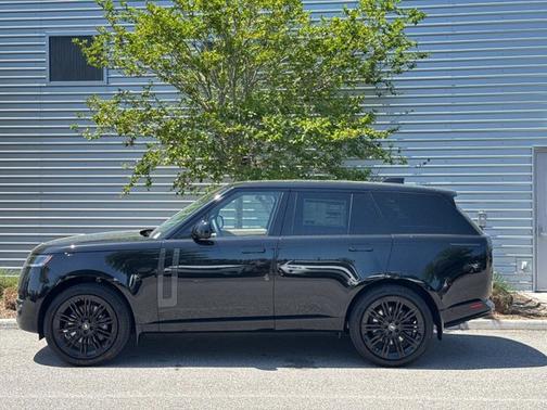 2025 Land Rover Range Rover SE