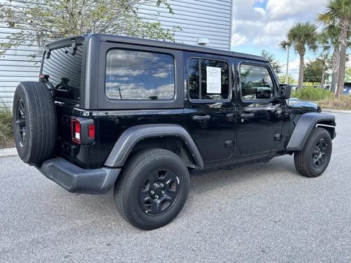 2022 Jeep Wrangler Unlimited Sport