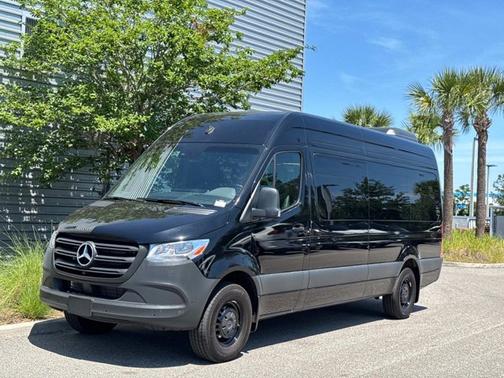 2024 Mercedes-Benz Sprinter 2500 Passenger 170 WB