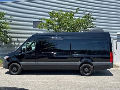 2024 Mercedes-Benz Sprinter 2500 Passenger 170 WB
