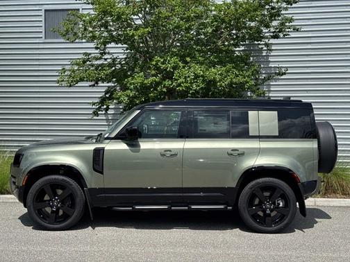 2025 Land Rover Defender X-Dynamic SE