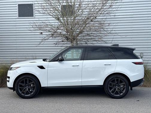 2025 Land Rover Range Rover Sport SE