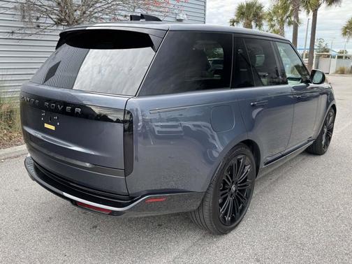 2025 Land Rover Range Rover SE