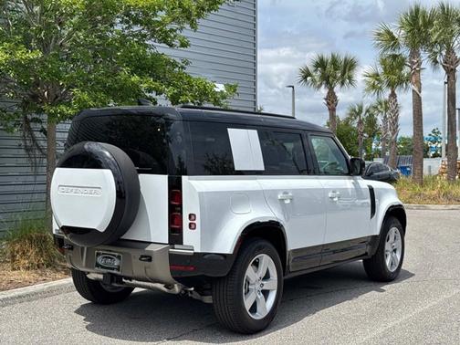 2025 Land Rover Defender X-Dynamic SE