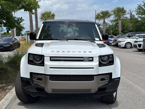 2025 Land Rover Defender X-Dynamic SE