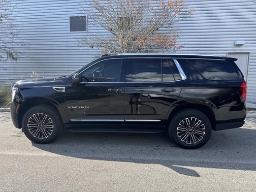 2025 GMC Yukon Elevation