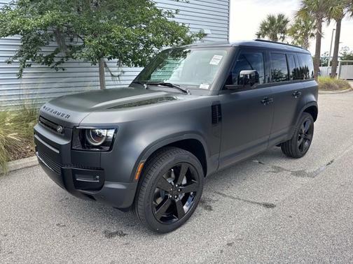 Santorini Black Metallic 2026 Land Rover Defender S