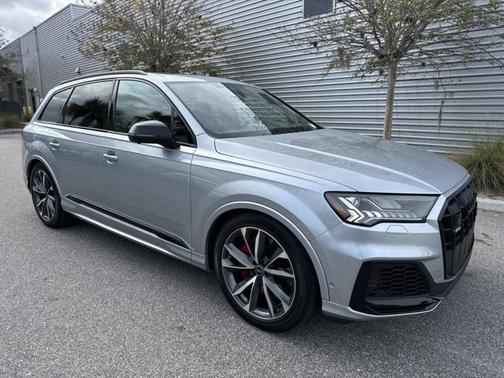 2024 Audi SQ7 Premium Plus