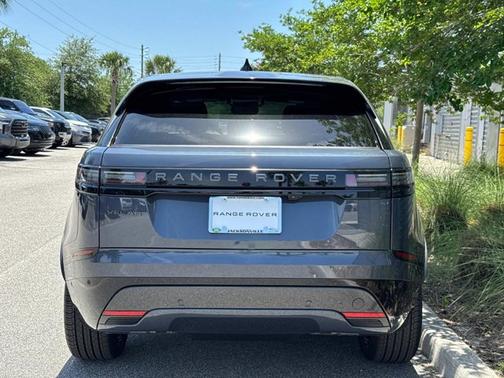 2026 Land Rover Range Rover Velar Dynamic SE