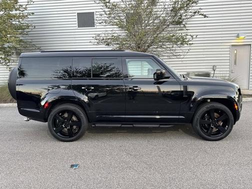 2026 Land Rover Defender V8