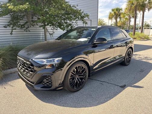 Mythos Black Metallic 2026 Audi SQ8 Prestige