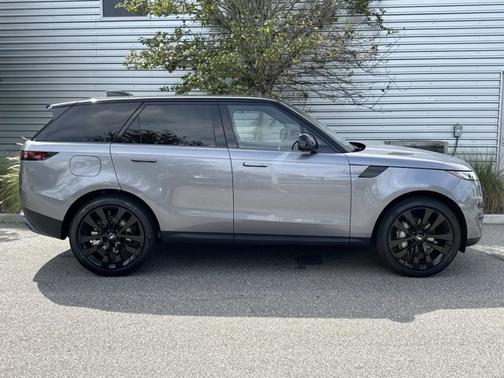 2025 Land Rover Range Rover Sport SE