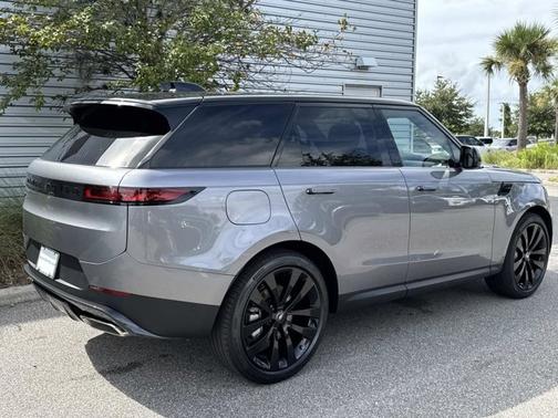 2025 Land Rover Range Rover Sport SE