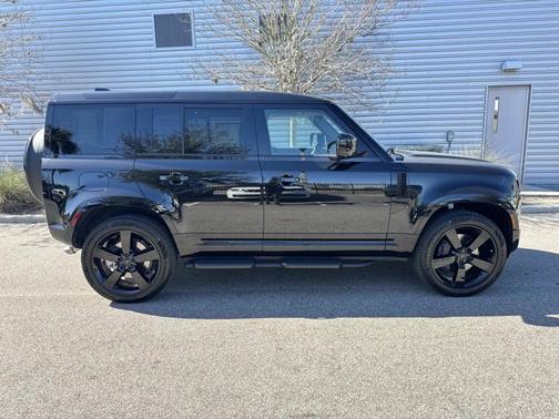 2026 Land Rover Defender X-Dynamic SE