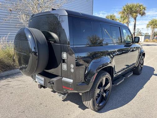 2026 Land Rover Defender X-Dynamic SE