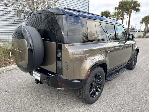 2026 Land Rover Defender X-Dynamic SE