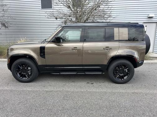 2026 Land Rover Defender X-Dynamic SE