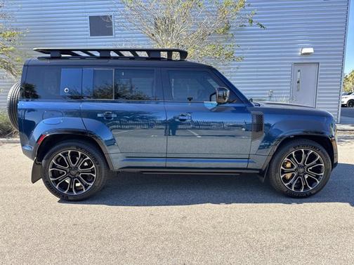 2026 Land Rover Defender OCTA