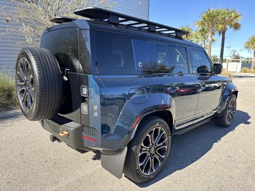 2026 Land Rover Defender OCTA