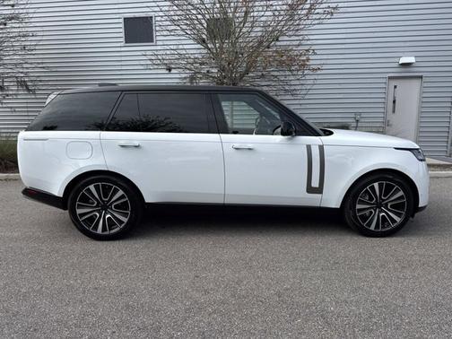 2026 Land Rover Range Rover SE