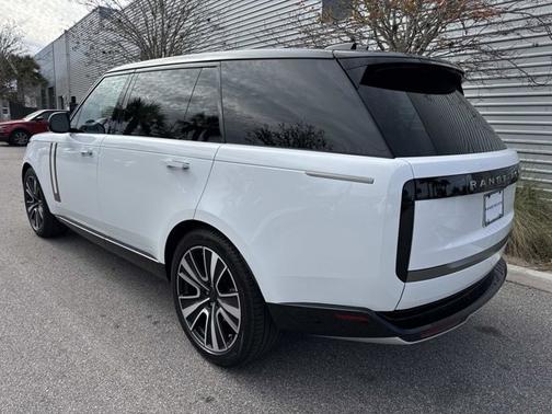 2026 Land Rover Range Rover SE