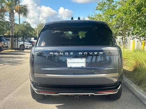 2025 Land Rover Range Rover SE
