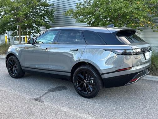 2026 Land Rover Range Rover Velar Dynamic SE