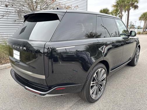 2026 Land Rover Range Rover SE