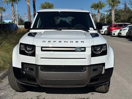 2025 Land Rover Defender X-Dynamic SE