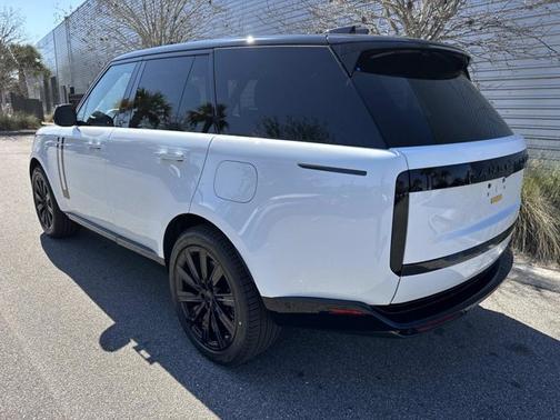 2026 Land Rover Range Rover SE