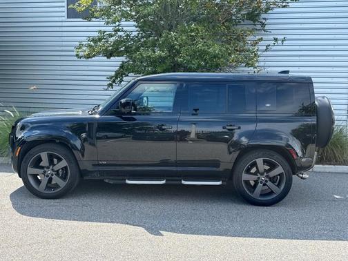 2024 Land Rover Defender V8