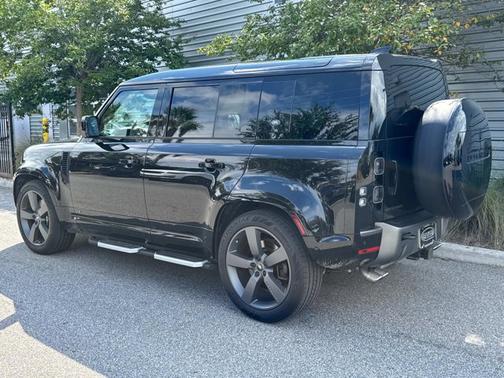 2024 Land Rover Defender V8