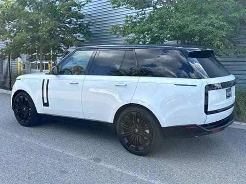 2025 Land Rover Range Rover SE