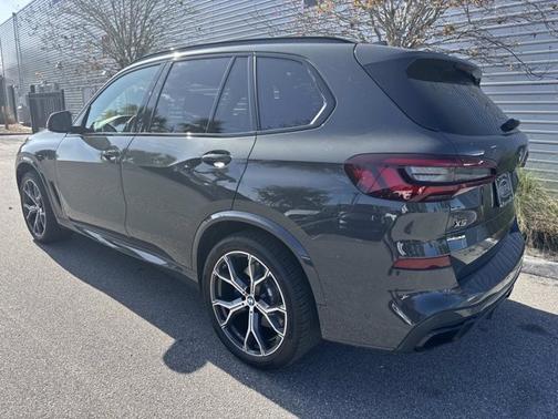 2022 BMW X5 M50i