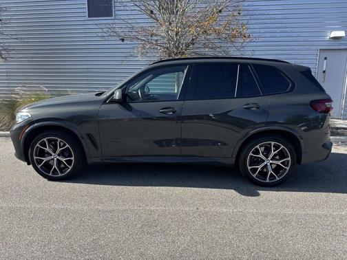 2022 BMW X5 M50i