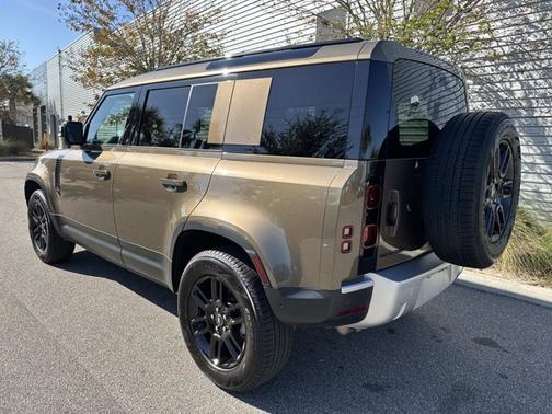 2025 Land Rover Defender S