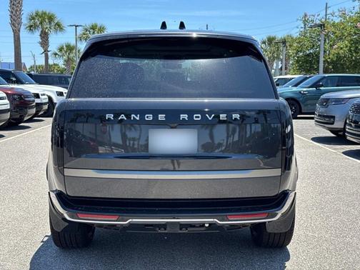 2025 Land Rover Range Rover SE
