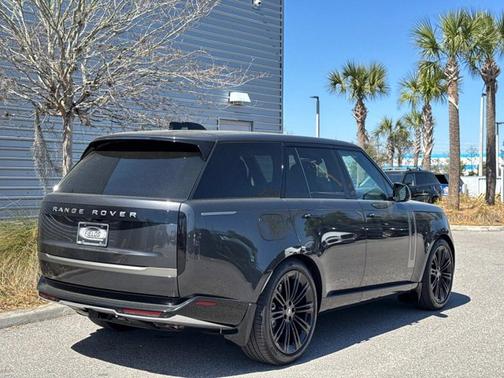 2025 Land Rover Range Rover SE