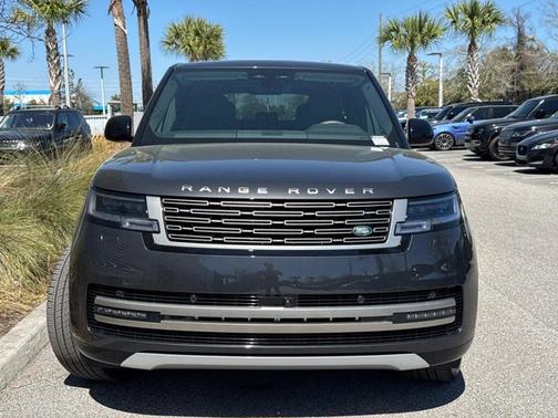 2025 Land Rover Range Rover SE