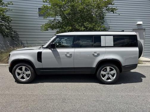 Borasco Grey Metallic 2026 Land Rover Defender S