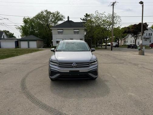 Platinum Gray Metallic 2024 Volkswagen Tiguan 2.0T S 4MOTION