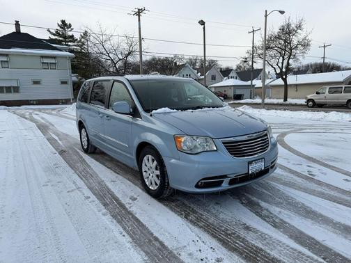 2013 Chrysler Town & Country Touring