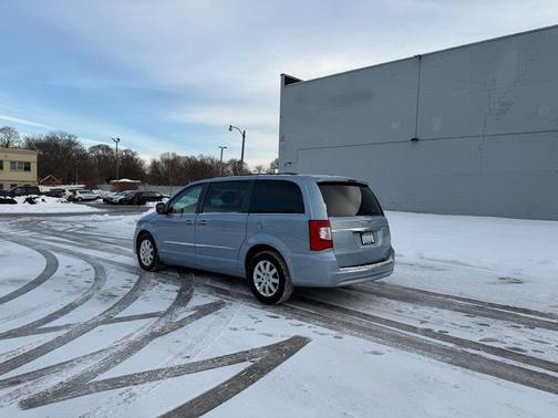 2013 Chrysler Town & Country Touring