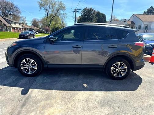 2017 Toyota RAV4 Hybrid XLE