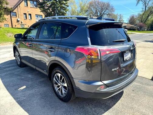 2017 Toyota RAV4 Hybrid XLE