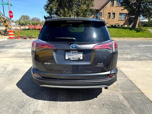 2017 Toyota RAV4 Hybrid XLE