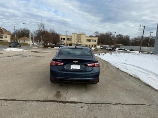 2022 Chevrolet Malibu FWD LT