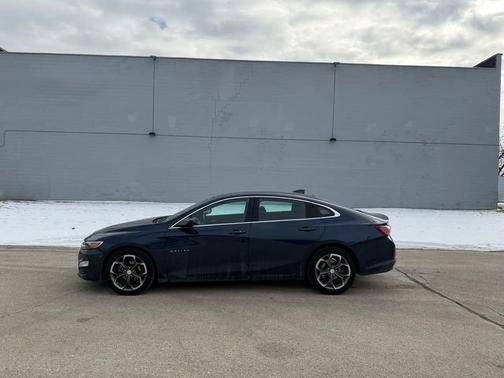 2022 Chevrolet Malibu FWD LT