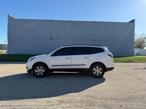 2017 Chevrolet Traverse LS